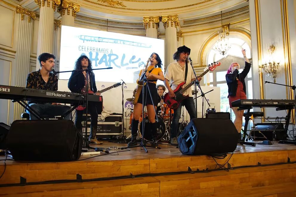 Charly Garc A Fue Homenajeado En La Legislatura Porte A Por Los A Os