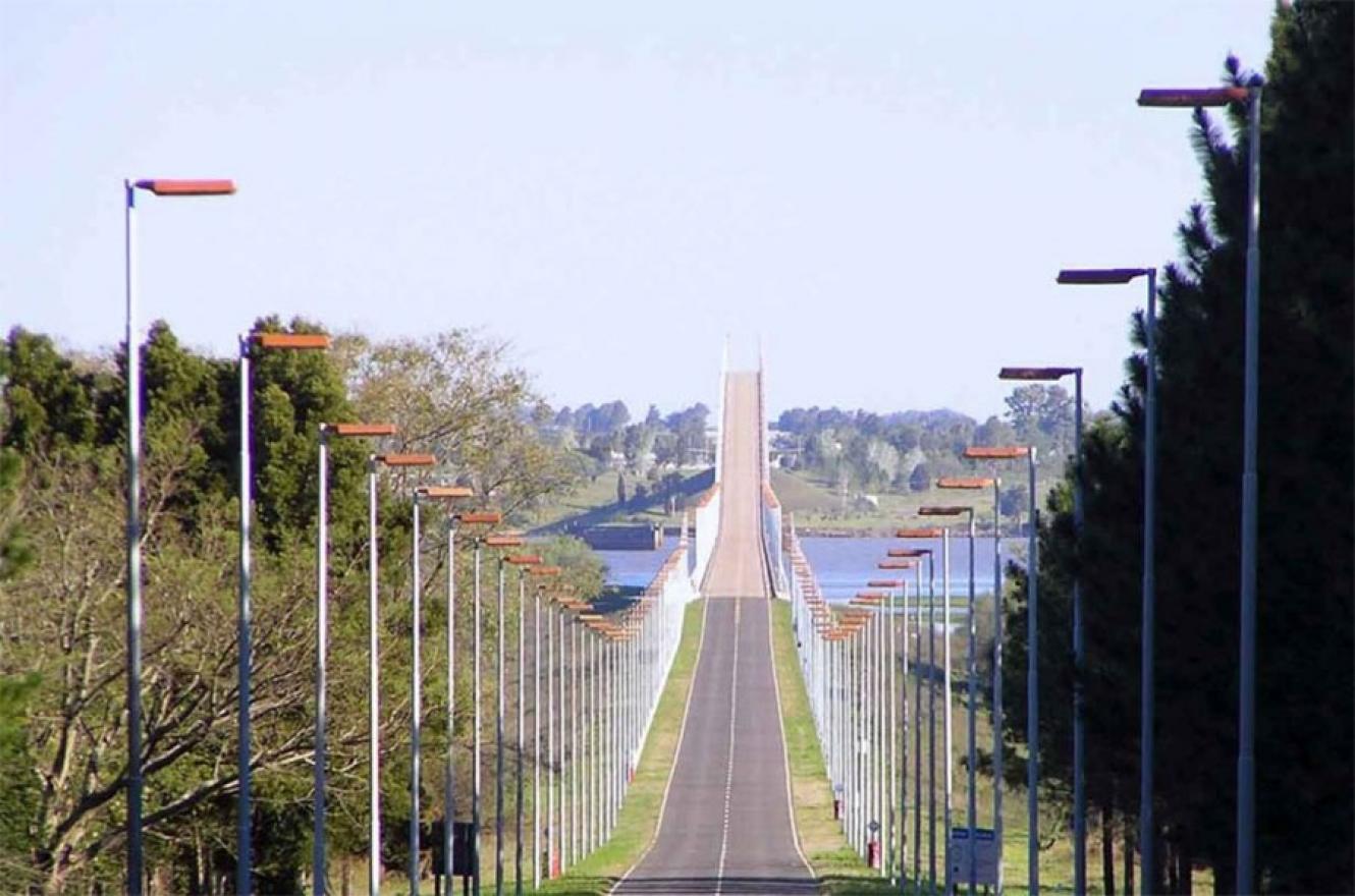 Ruta 136: desde la CARU Argentina impulsan el reasfaltado del principal acceso al puente internacional