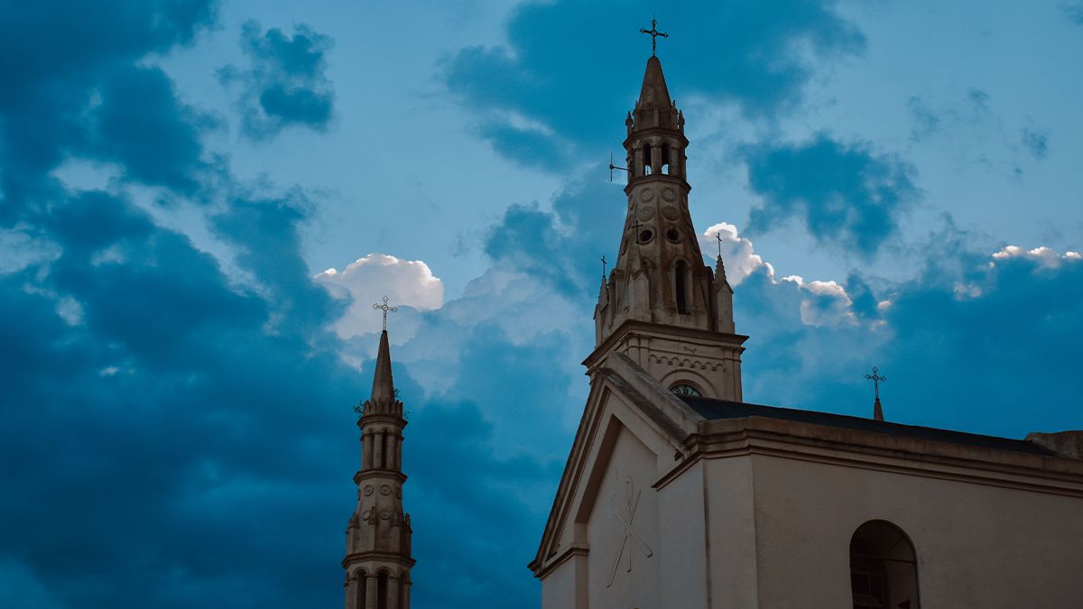 La semana arranca gris: se mantendrá el cielo nublado y con chances de lloviznas