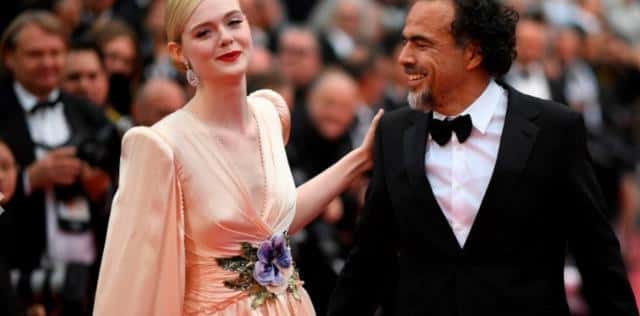 Escotes asimétricos, flores, capas y tules: 9 tendencias que se despliegan en el Festival de Cannes