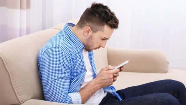 Advierten un aumento en las dolencias por el uso excesivo de celulares y tablets