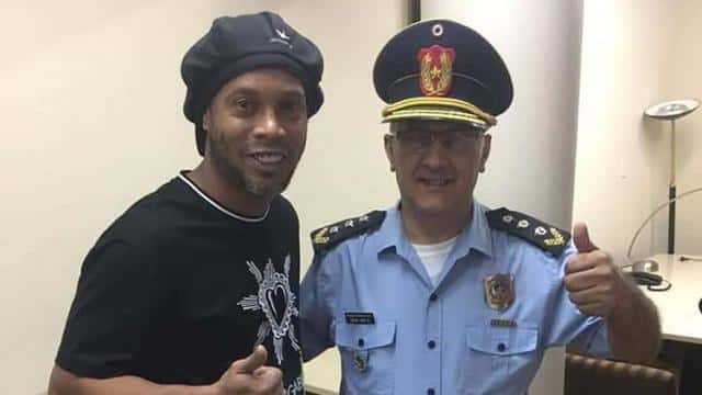Ronaldinho fue liberado luego de declarar ante la Fiscalía de Paraguay
