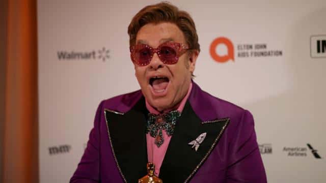 Elton John donó un millón de dólares para las personas con VIH