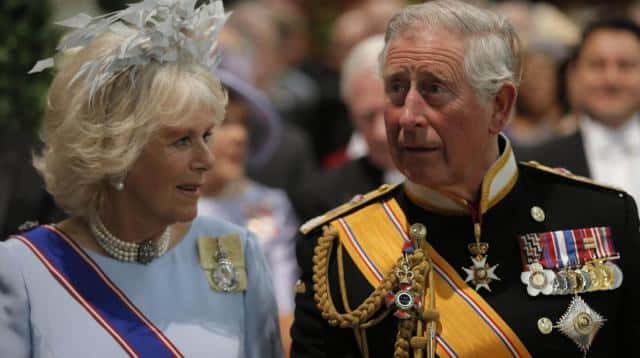 Recluidos por la pandemia, el príncipe Carlos y Camilla cumplen 15 años de casados