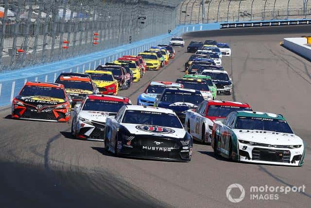 Se reanuda automovilismo en Estados Unidos con la categoría NASCAR