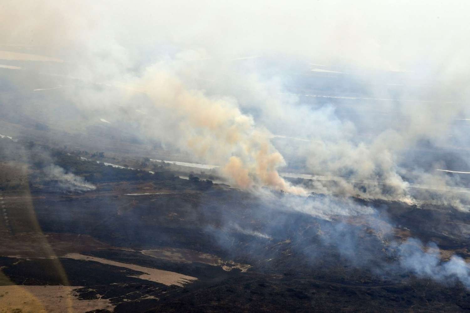 Delta: continúan los incendios en las islas