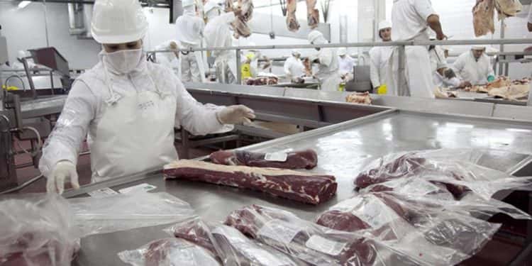 Aumento salarial para trabajadores de carnes rojas