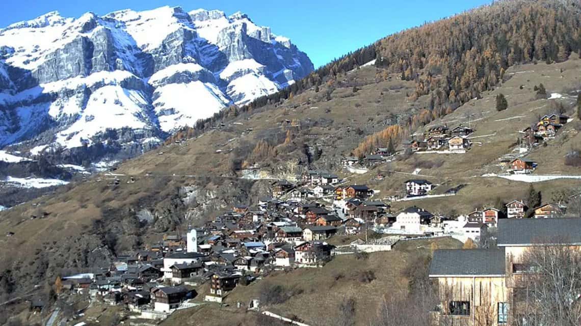 Pueblo suizo ofrece 70 mil euros a quienes quieran mudarse