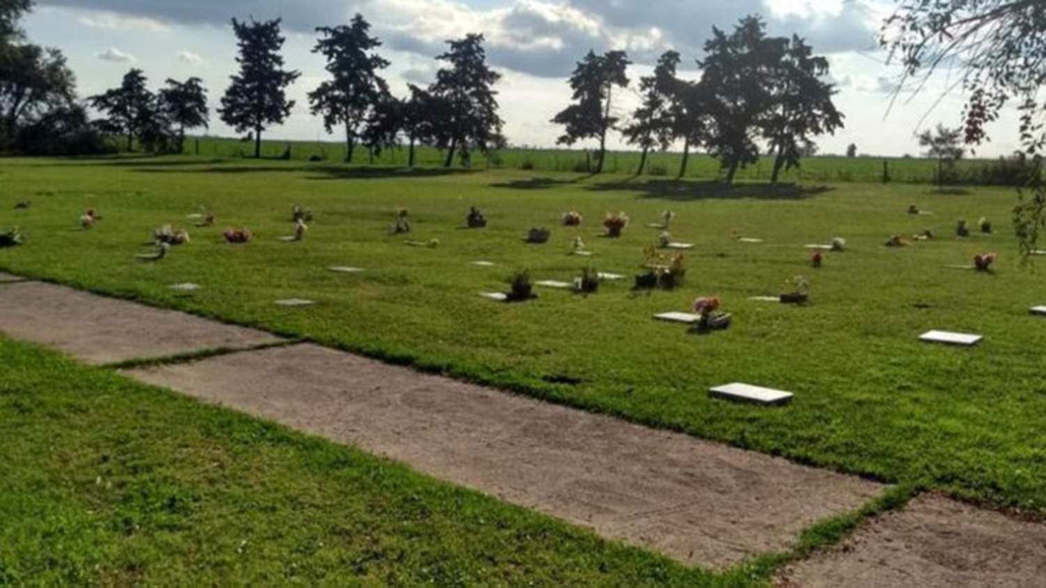 Robaron las placas del cementerio de Mar del Plata