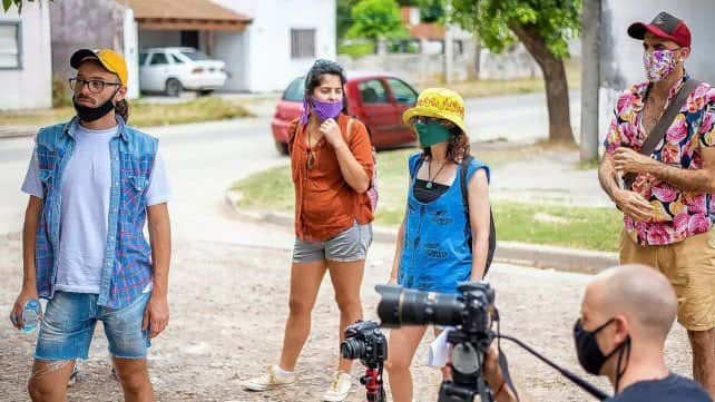 El equipo del documental en pleno rodaje en Gualeguay. Foto Uno Entre Ríos