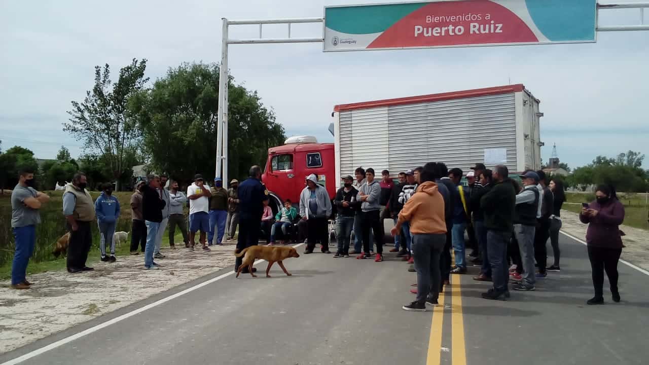 Pescadores protestan en Puerto Ruiz