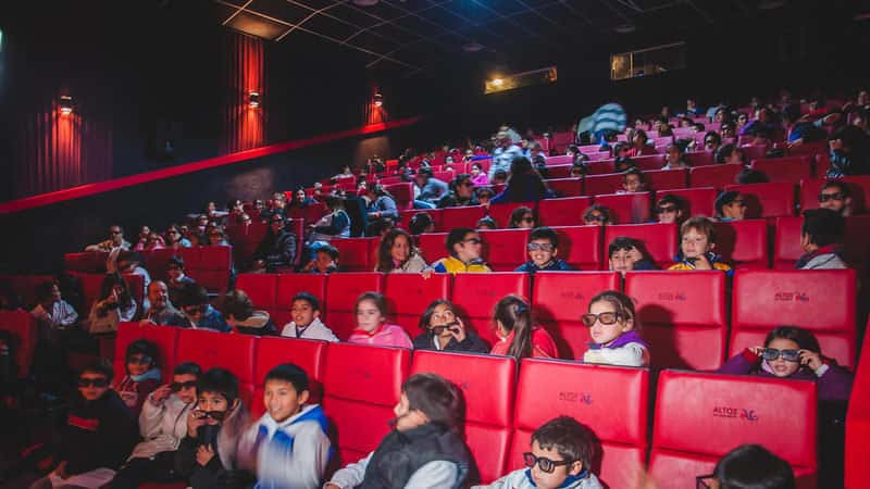 La provincia habilitó cines y teatros con un aforo del 50% 