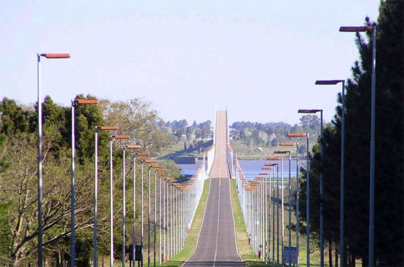Se aumentarán  los peajes para cruzar por puente al Uruguay