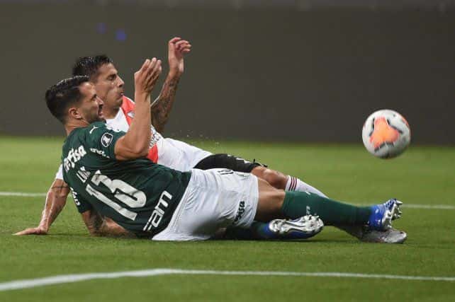 River dejó todo pero no pudo con Palmeiras, ni con el VAR