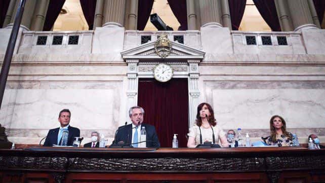 Alberto Fernández impulsa "querella criminal" por la deuda
