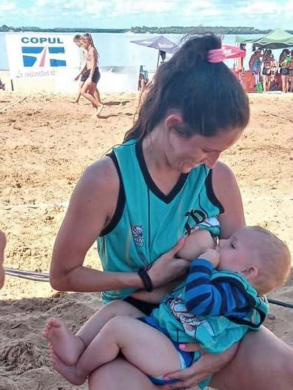 Entre Ríos, una jugadora amamantó a su hijo luego de un partido