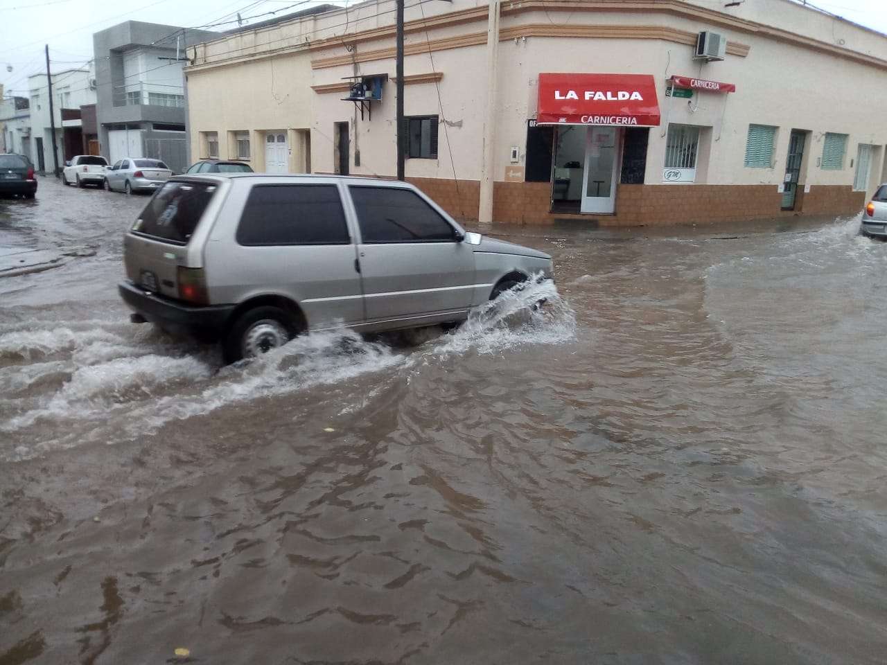 Sigue la lluvia: continúa en naranja nivel de alerta por tormentas en Entre Ríos