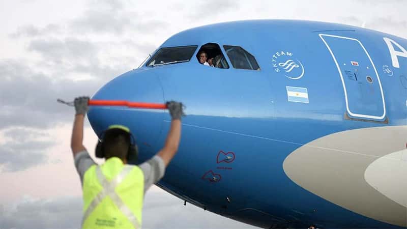 Llegó un segundo vuelo de Aerolíneas Argentinas con 371.200 dosis de vacunas