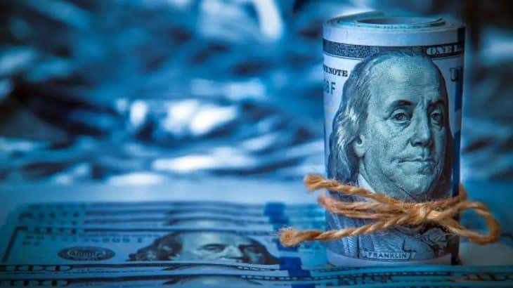 Dólar blue bajó $5 este martes 5 de septiembre y cerró en $725