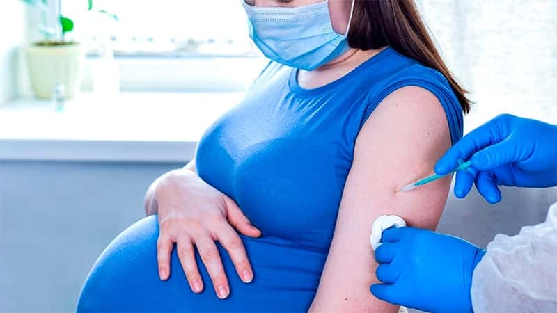 Coronavirus: Abren la vacunación para embarazadas sin factores de riesgo