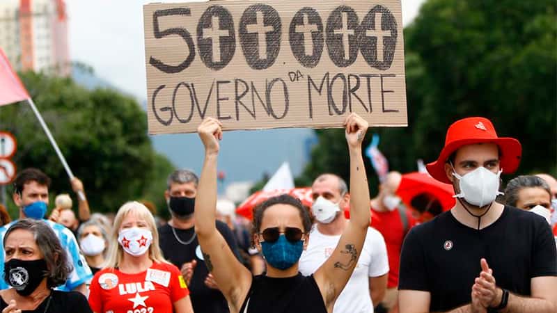 Brasil superó las 500.000 muertes por Covid-19: hay protestas en las calles