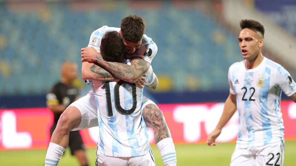Argentina, con gol de Messi, derrotó a Ecuador y clasificó a semifinales