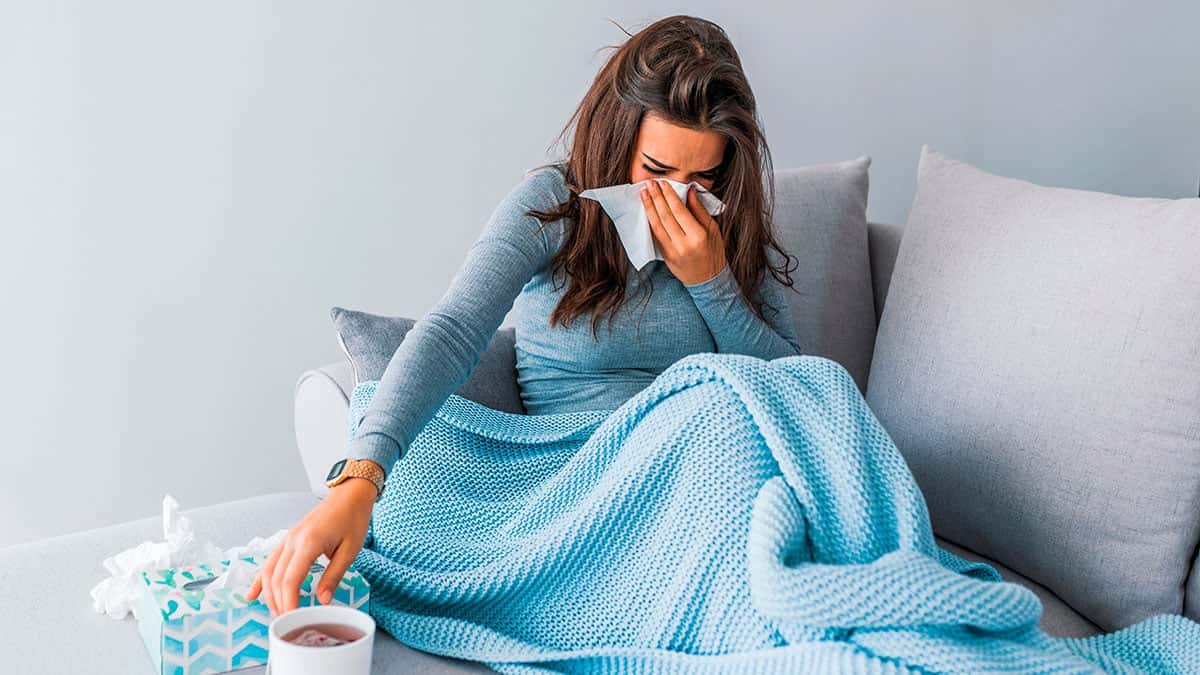 Por qué nunca podremos convivir con el COVID como sucede con la gripe