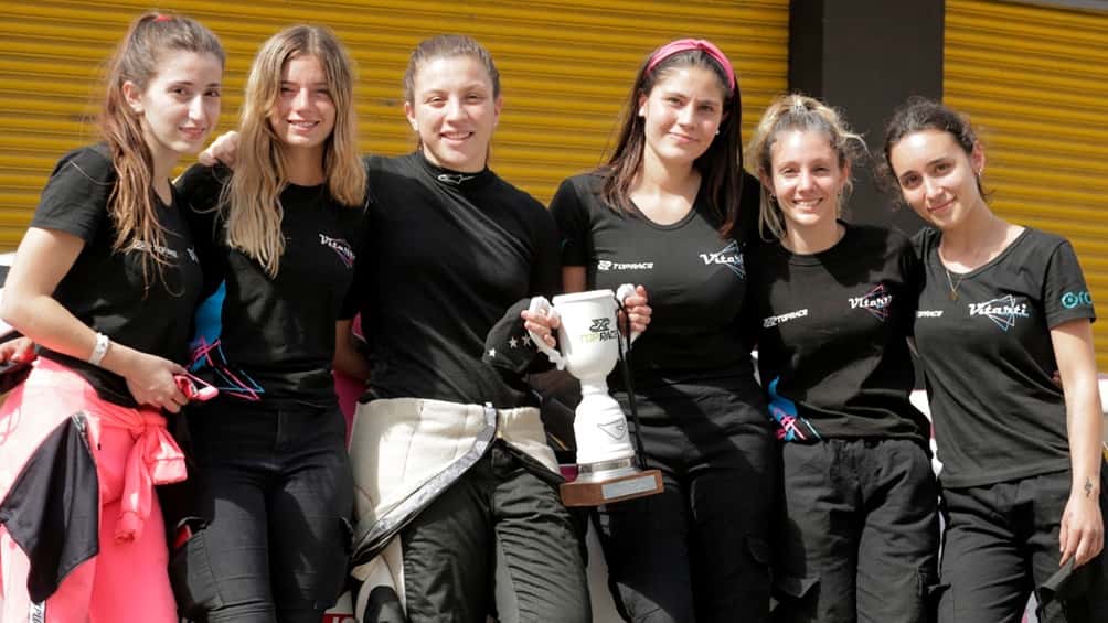 El primer equipo íntegramente femenino del automovilismo se afianza en las pistas