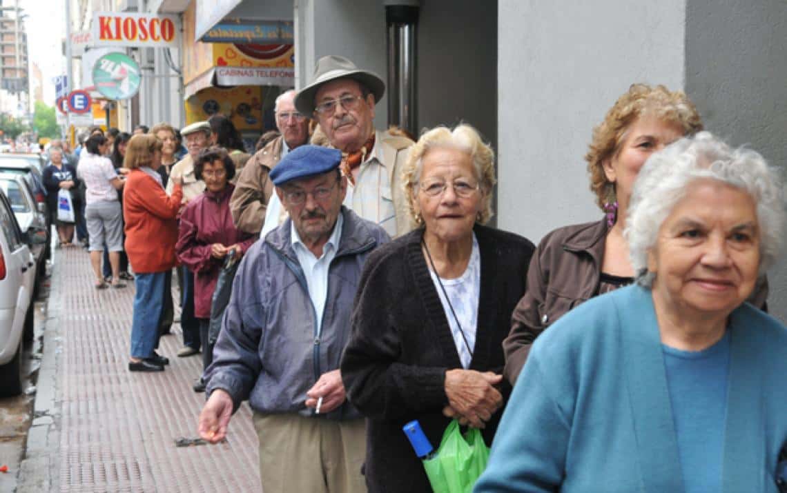 Jubilados reclaman que se “adelante el aumento y se reabra la discusión salarial”