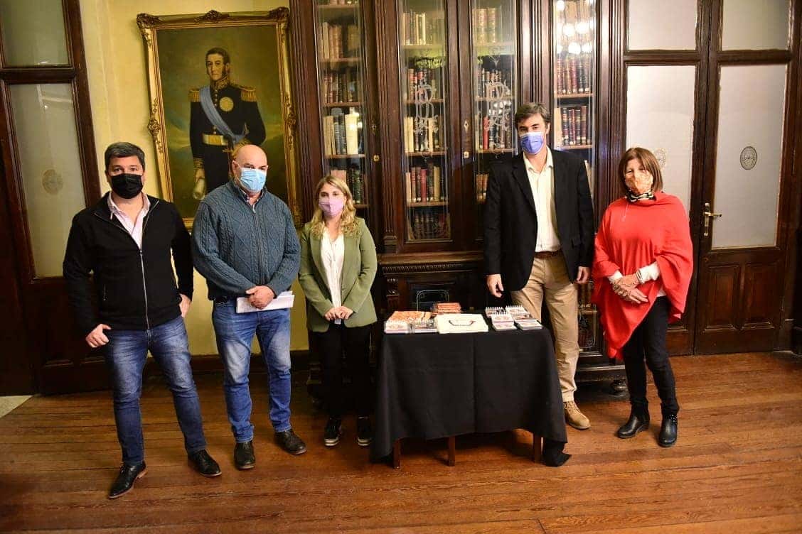 Diputados entregó materiales al Museo Provincial Eva Perón