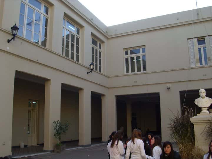 Escuela Normal Superior "Ernesto A. Bavio"