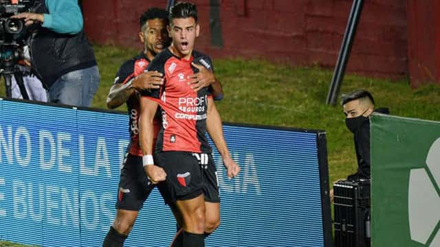 Liga Profesional: El Rojo recibe al Sabalero en Avellaneda por la novena fecha.