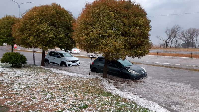 Tormenta: Calles inundadas, granizo y fuertes vientos en localidad bonaerense