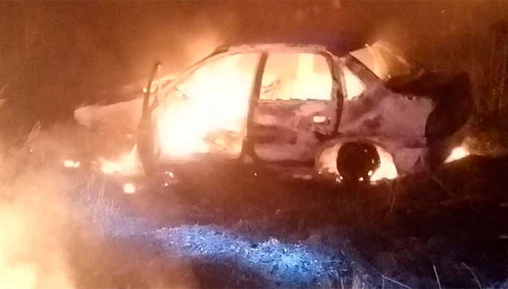 Se le cruzó un ciervo y se le incendió el auto en una zona rural de Entre Ríos
