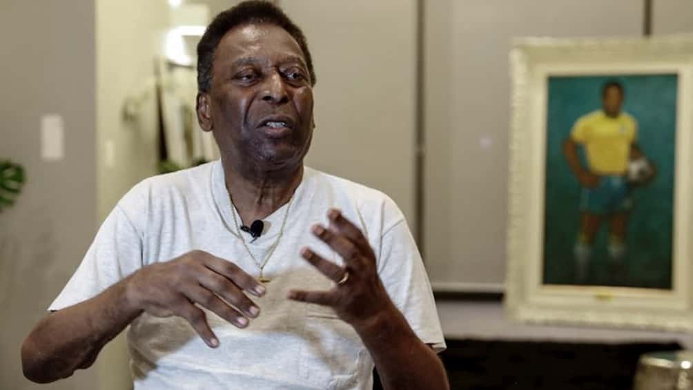 Pelé fue trasladado a terapia intermedia tras un problema respiratorio