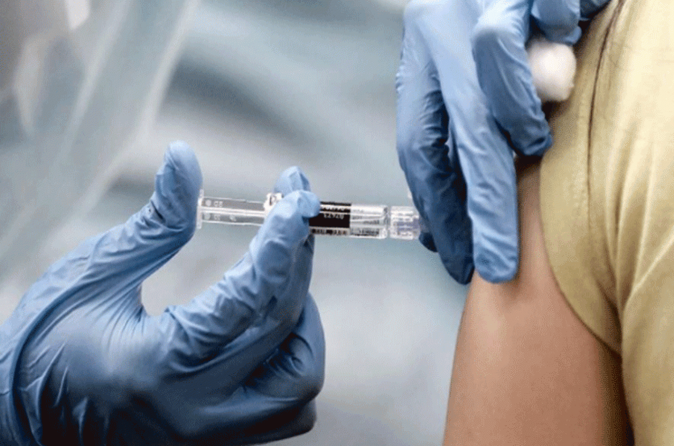 Vacunación: hoy aplican segundas dosis de AstraZeneca