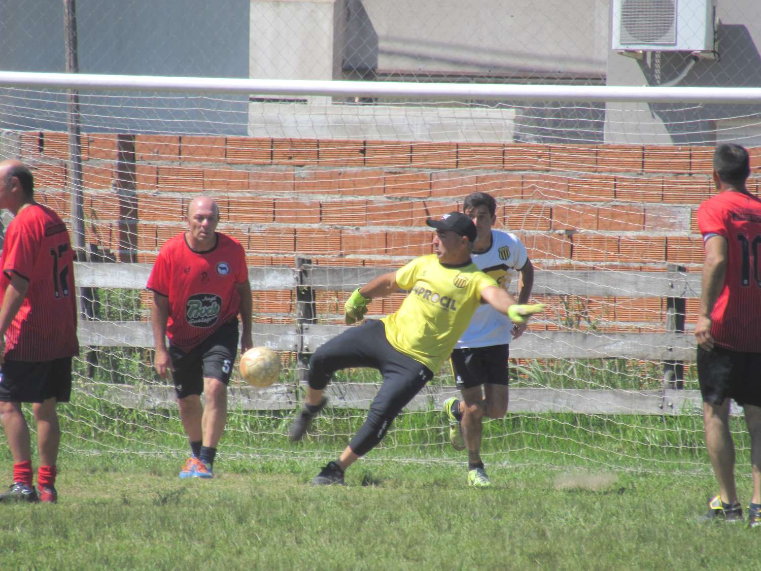 Continúa el torneo de Fútbol Senior en Yaguarí