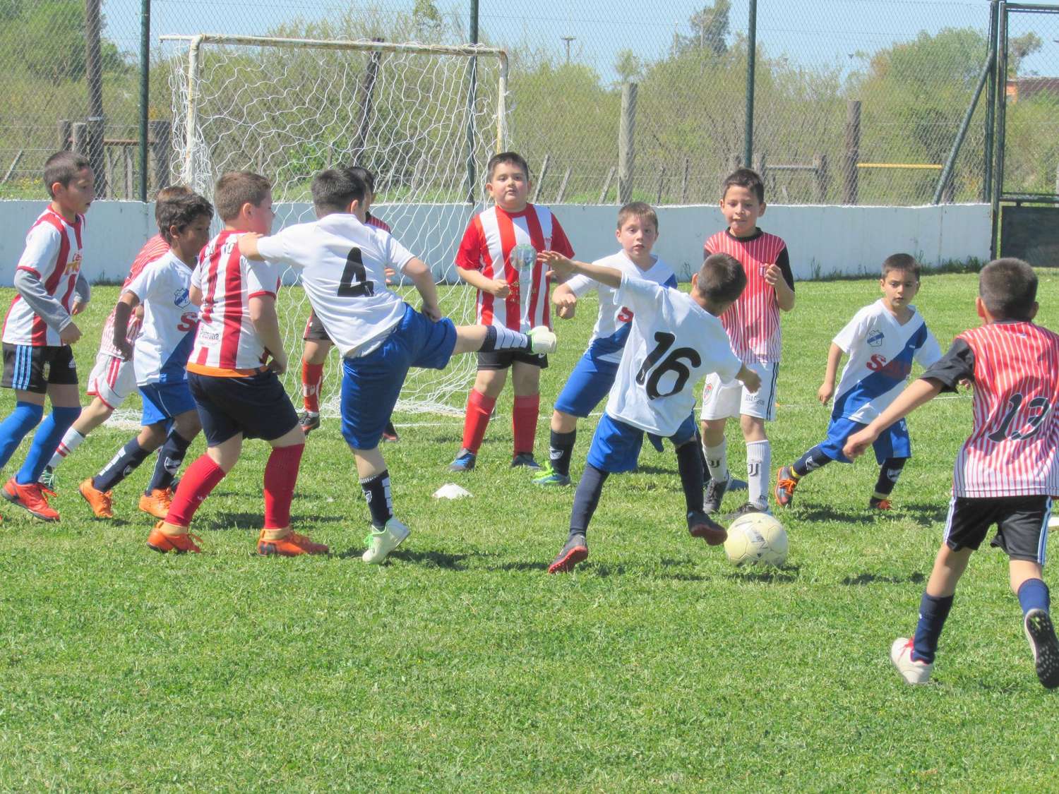 Intensa actividad de Fútbol Infantil en la Liga local