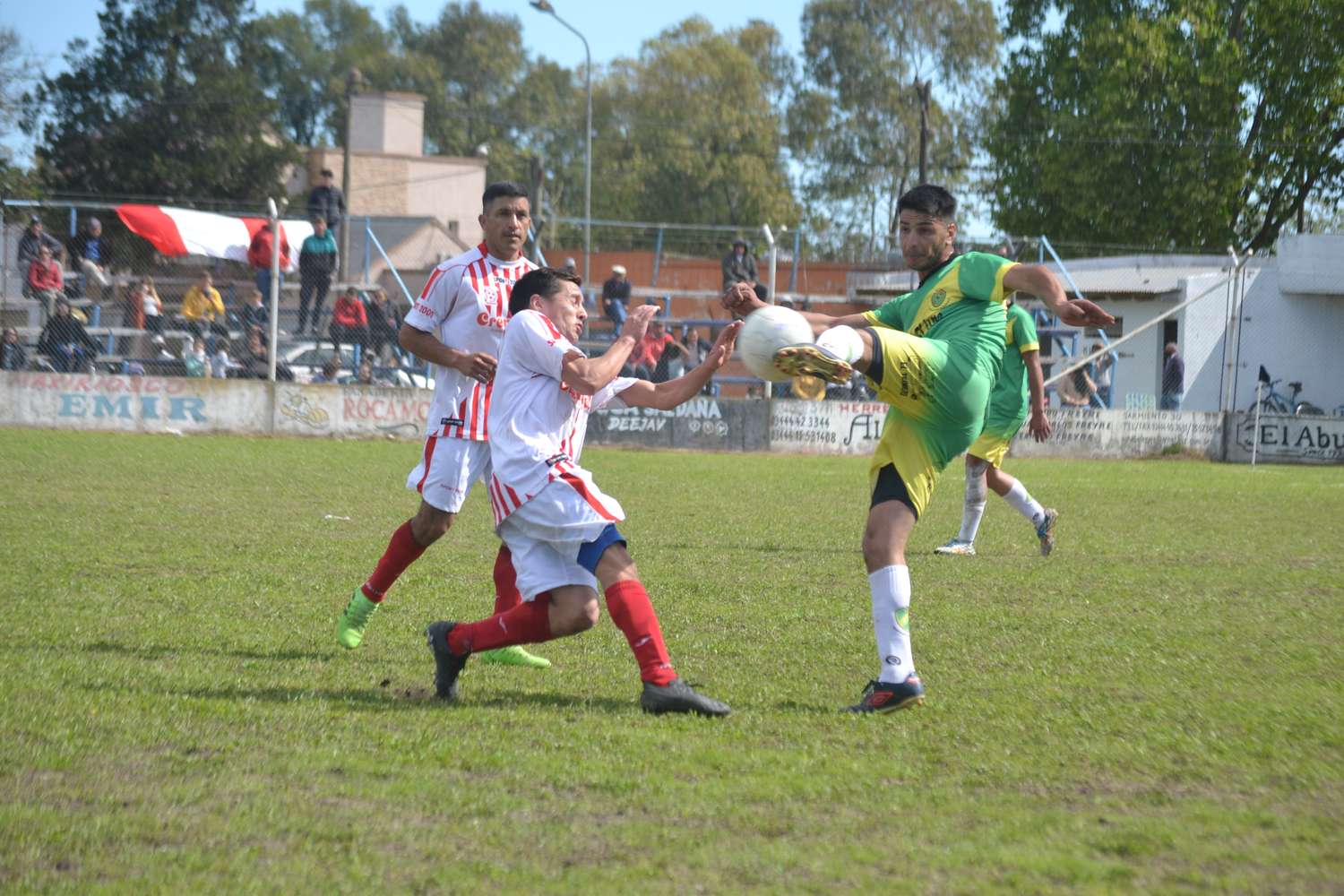 Fútbol local: Urquiza le ganó a La Academia con lo justo