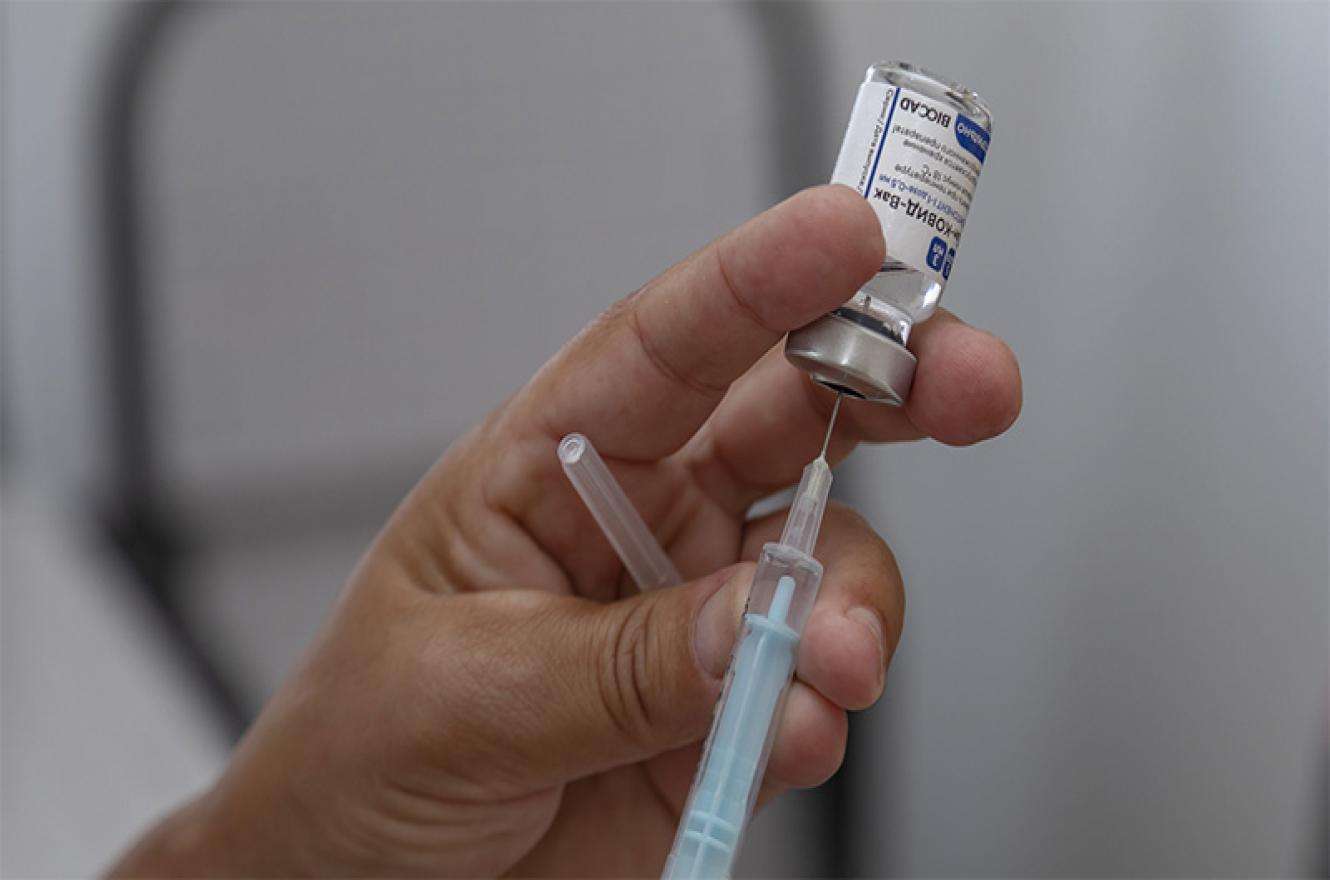 En Japón desarrollan una vacuna contra el coronavirus que dura toda la vida