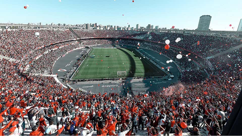 El Gobierno autorizó el 100% de aforo en los estadios del fútbol argentino