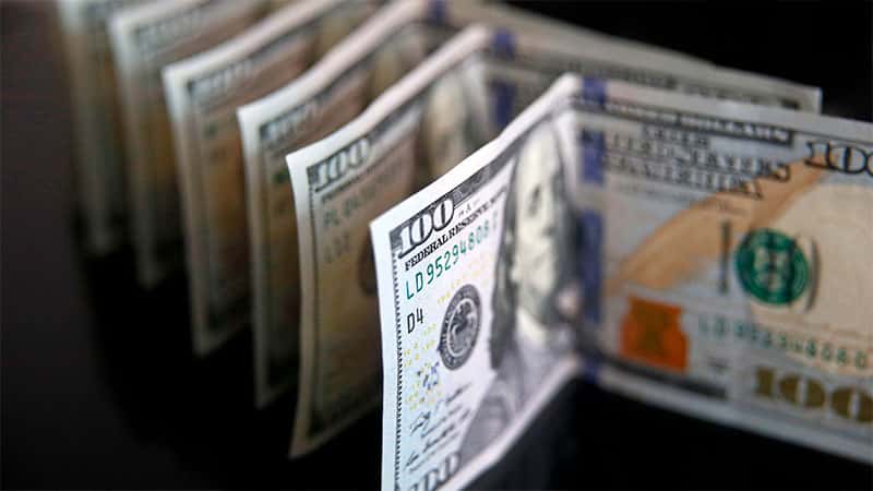 El dólar blue subió un peso y llegó a $200: duplica la cotización del oficial