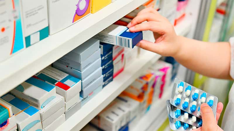 Laboratorios aceptaron congelar precios de medicamentos hasta el 7 de enero