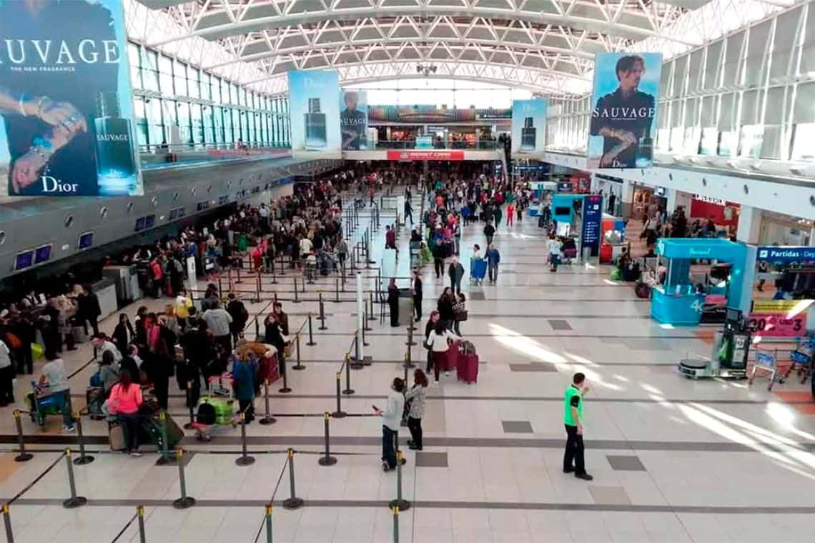 Se detectó un incremento del 747% en la salida de turistas argentinos al exterior