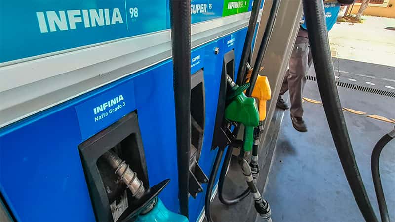 Postergan hasta marzo la actualización de los impuestos a los combustibles