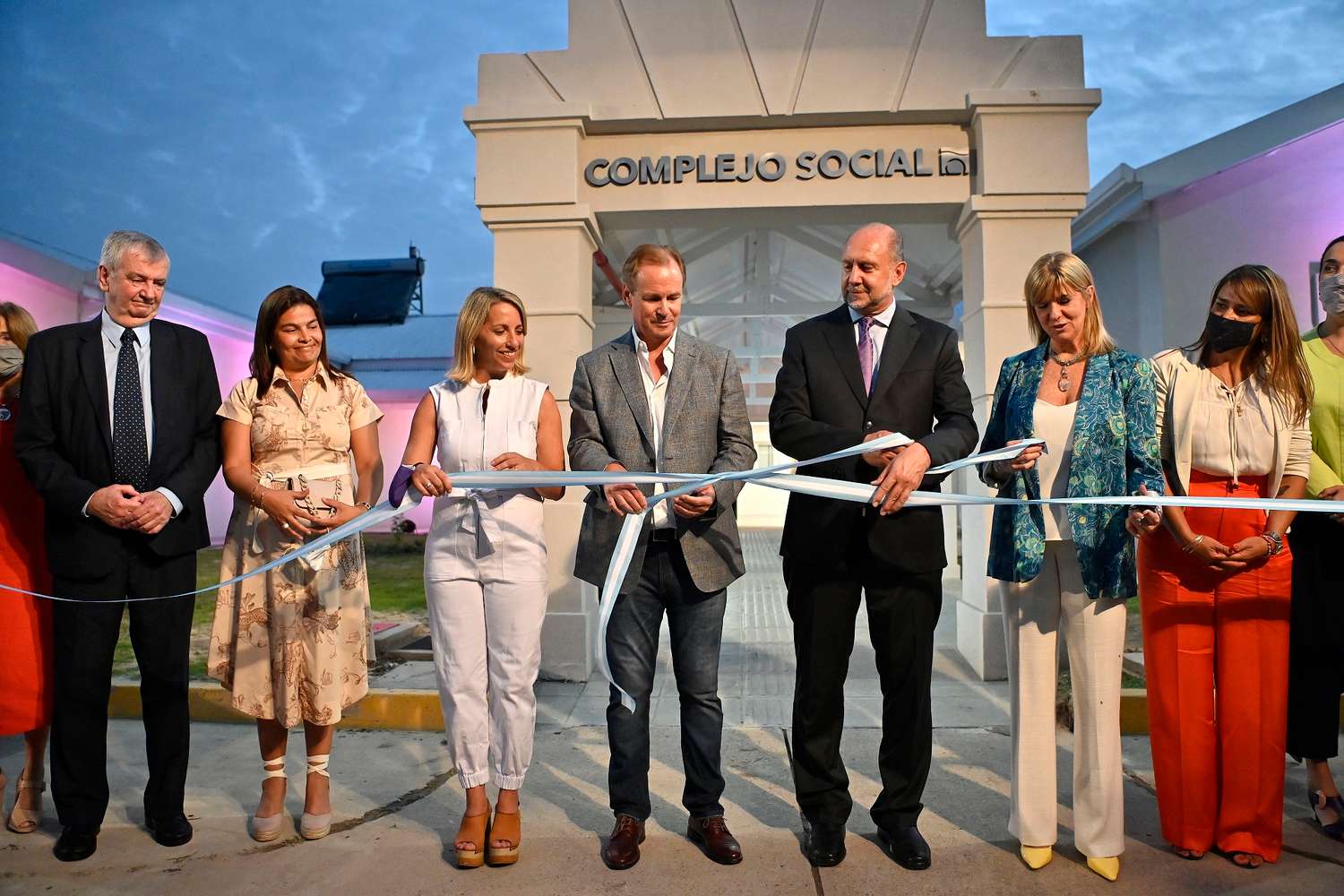 Bordet y Perotti inauguraron el Complejo Social del Túnel