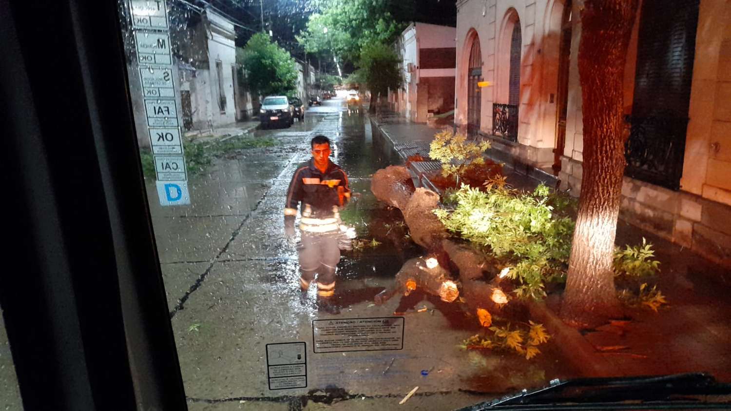 Gualeguay: el temporal dejó un herido, destrozos y cortes de energía