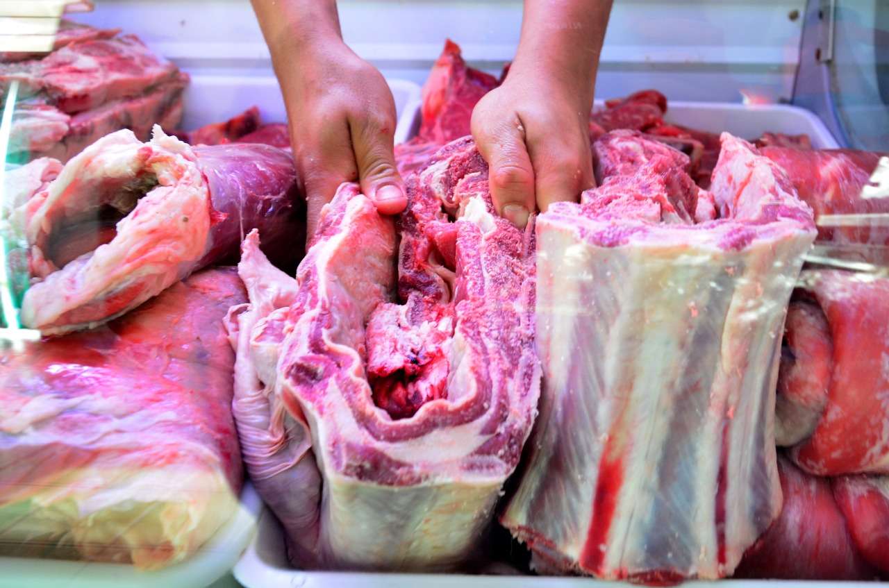 Rigen precios populares de carne para abastecer la mesa de las fiestas
