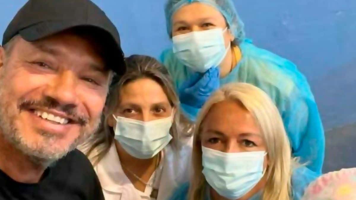 Marcelo Tinelli recibió la tercera dosis contra el coronavirus en Uruguay