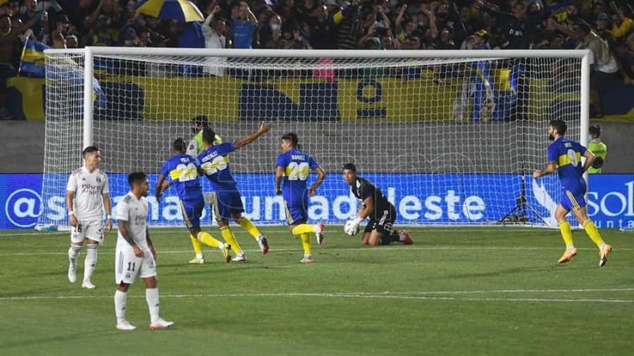 Boca venció a Colo Colo en su primera presentación del año